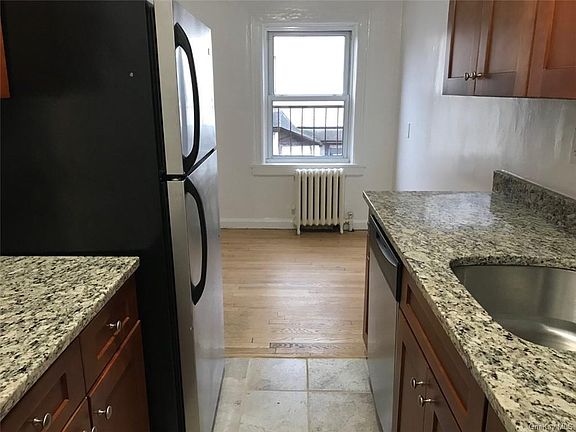3rd image of 165 Harding Ave APT 2B