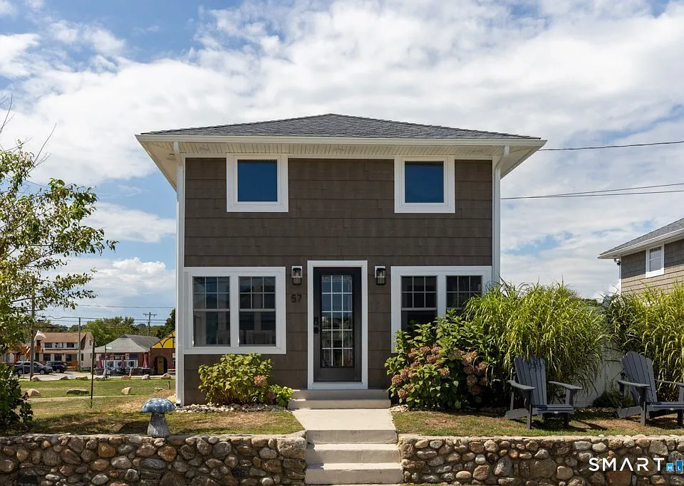 57 Swan Ave