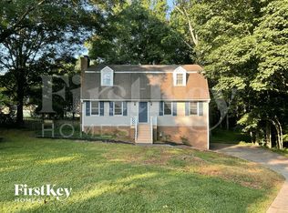 732 Luxbury Rd, Winston Salem, NC 27104