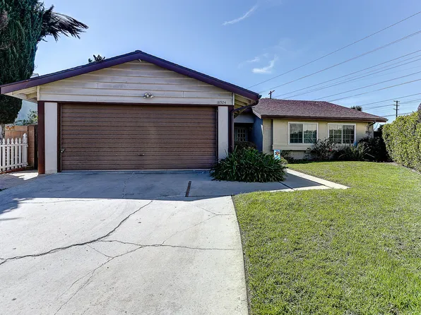 18924 Cantara St, Reseda, CA 91335