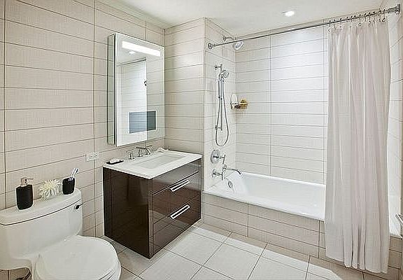 5th image of 227 W 77th St APT 8H