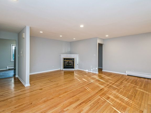 5th image of 1537 W Farwell Ave APT 2N