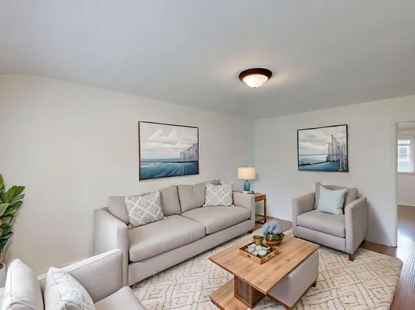 Broadway, 393 & 395 Broadway, Costa Mesa, CA 92627