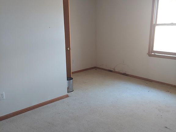 5th image of 2204 Rifle Range Rd