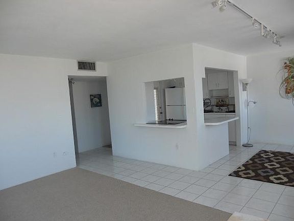 4th image of 8001 Byron Ave APT 05C