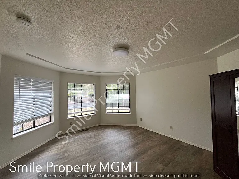 16801 NE San Rafael Dr — Photo 12
