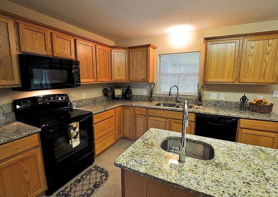 NEW GRANITE & UPDATED APPLIA