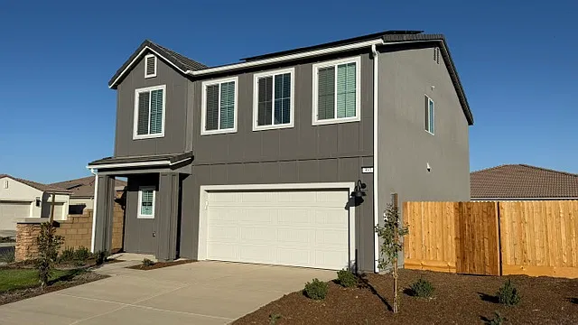 993 Braxstyn Way W
