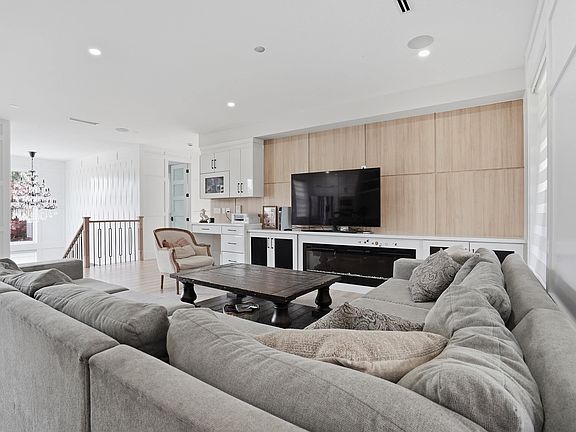 4th image of 13034 63a Ave