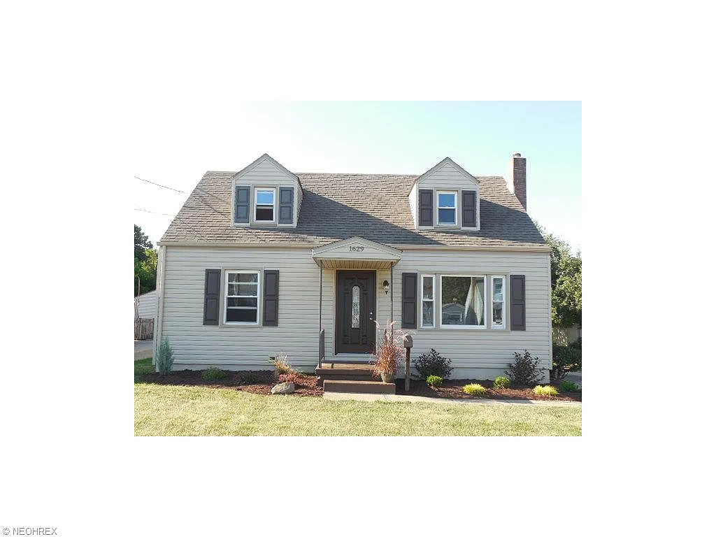 1629 Lynn Ave photo 1