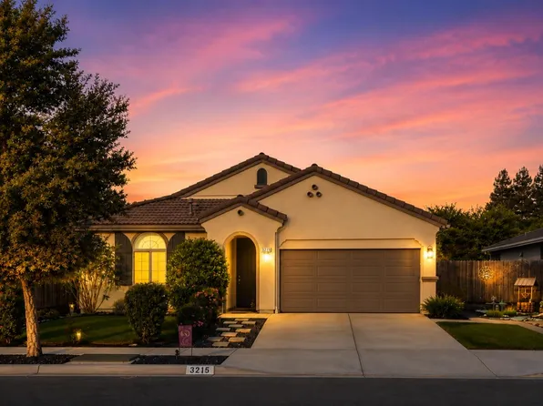 3215 S Meadowbrook St, Visalia, CA 93292