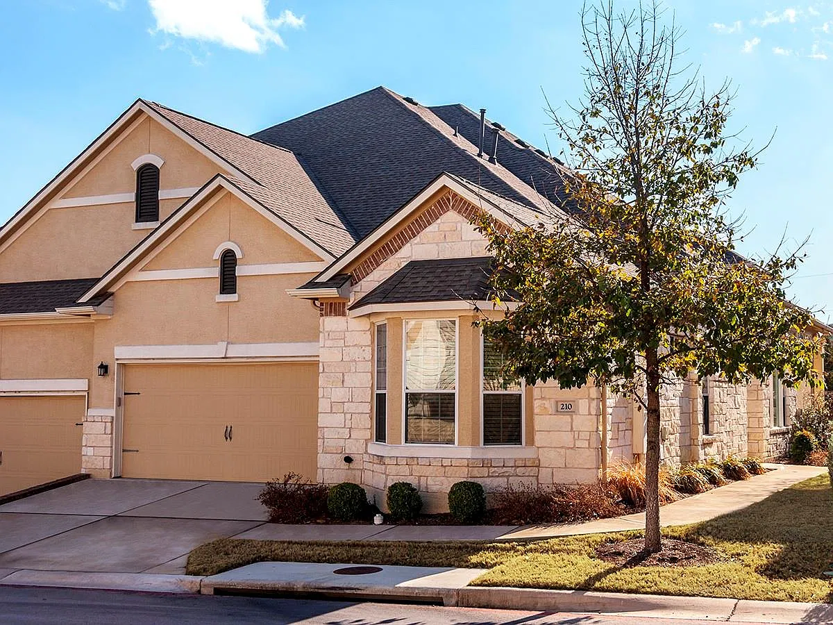 3 bed, 2.0 bath, 1935 sqft, $2,950 — Photo 1