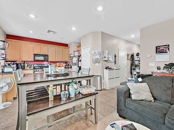 3rd image of 10533 Kivas Ct