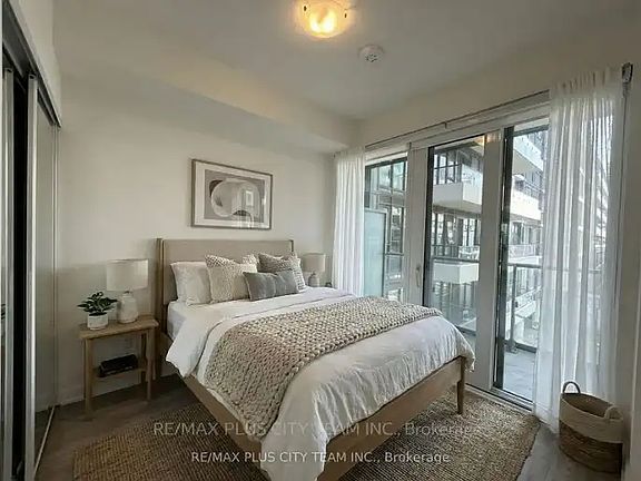 3rd image of 135 Lower Sherbourne St #1436
