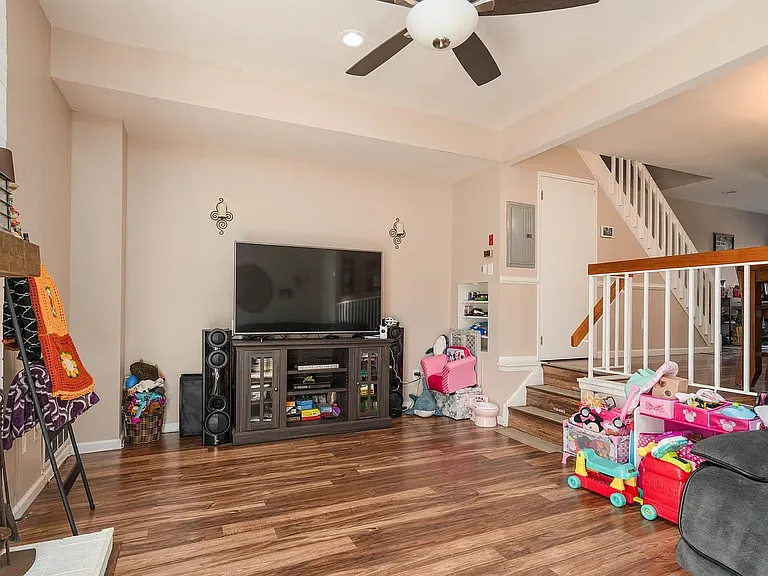 1720 Julie Ct — Photo 9