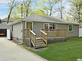 130 Rowland St, Patchogue, NY 11772