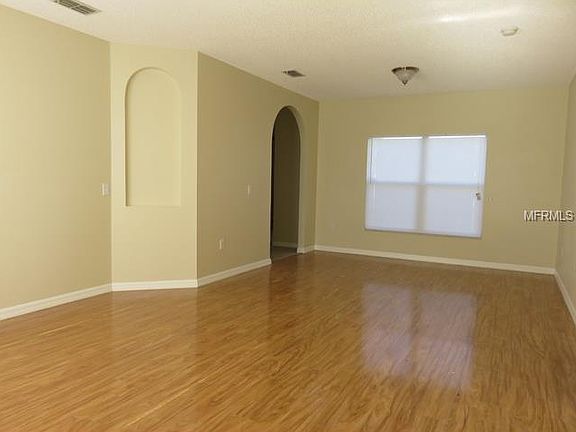 3rd image of 853 Glastonbury Dr