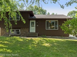 1312 Rosa Dr, Altoona, IA 50009