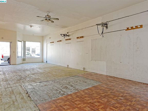 4th image of 1467 Macarthur Blvd