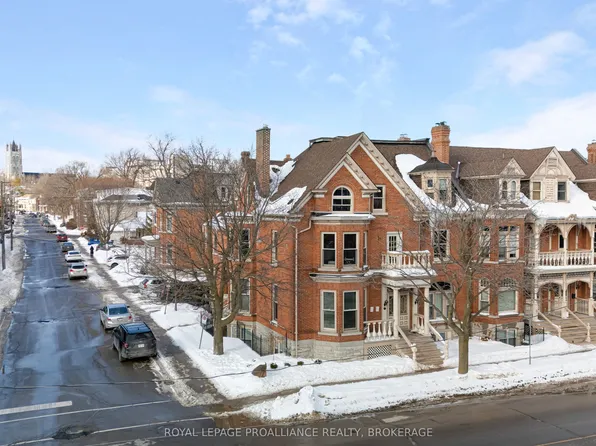 41 William St #2, Kingston, ON K7L 2C3