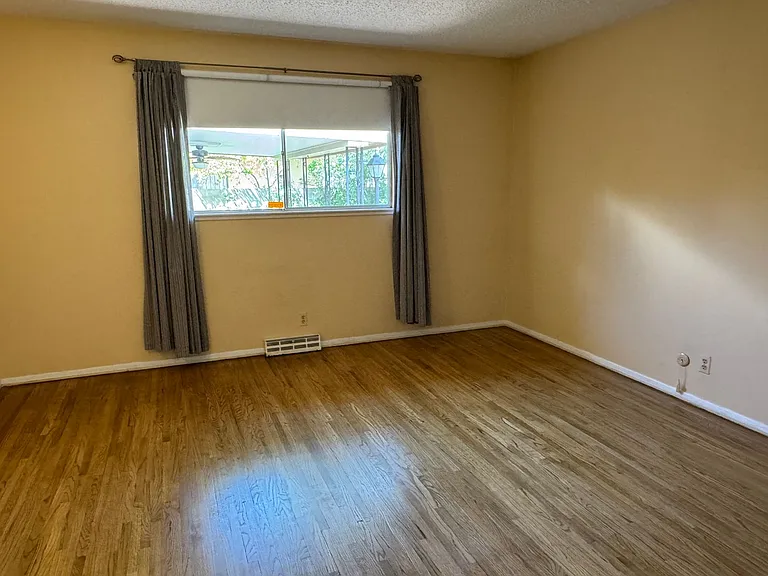 4304 Andrew Dr NE — Photo 13