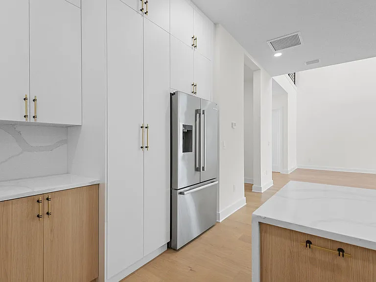 3202 W La Salle St — Photo 19