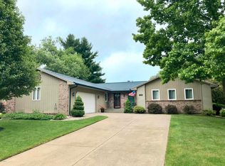 1520 Brookmoor Ln, Portage, MI 49024