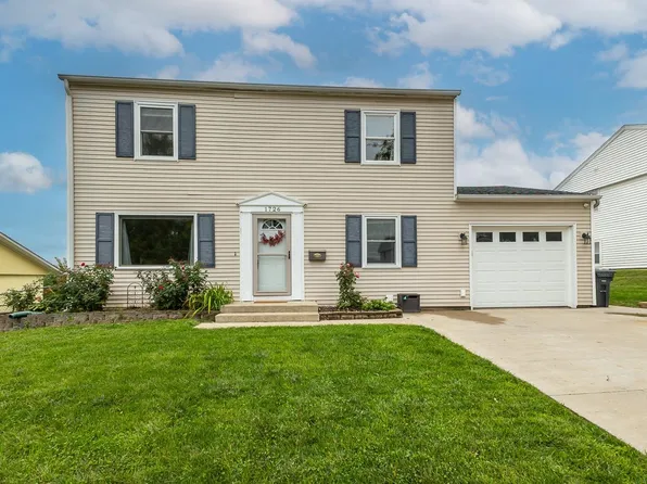 1726 Sharon Dr, Dubuque, IA 52002