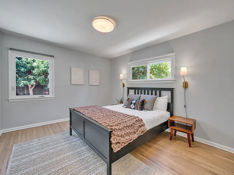 14527 Addison St — Photo 16