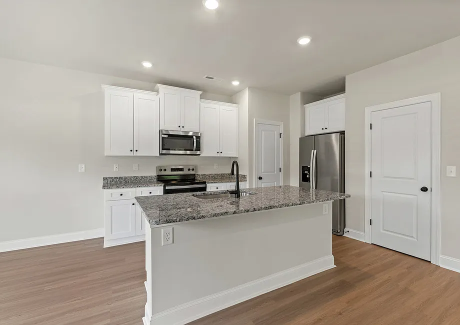 3 bed, 2.5 bath, 1700 sqft, $2,600 — Photo 3