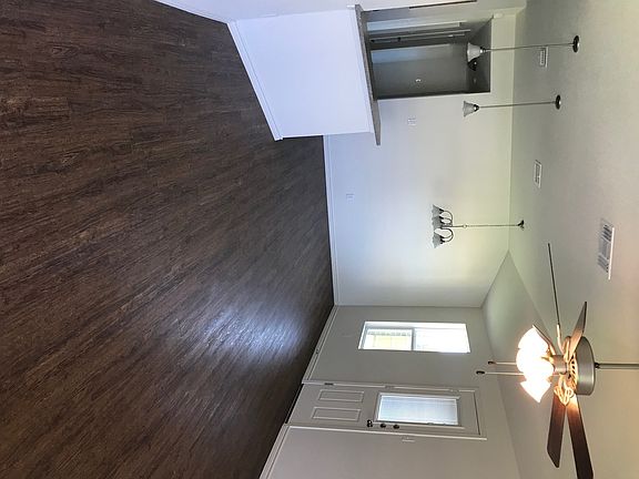 2nd image of 902 Lasso Dr #B