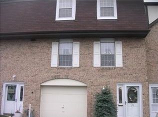 26 Oxford Ct, Pittsburgh, PA 15237