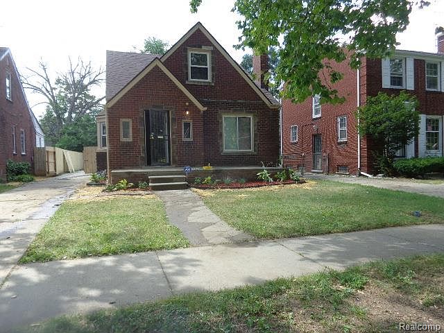 1st image of 15484 Seymour St