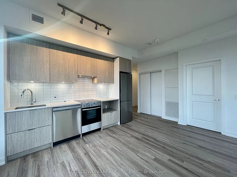 395 Bloor St E #1908 — Photo 3