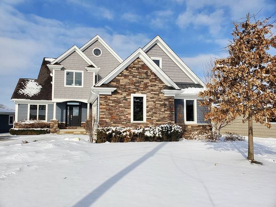 32009 Crane St, Harrison Township, MI 48045