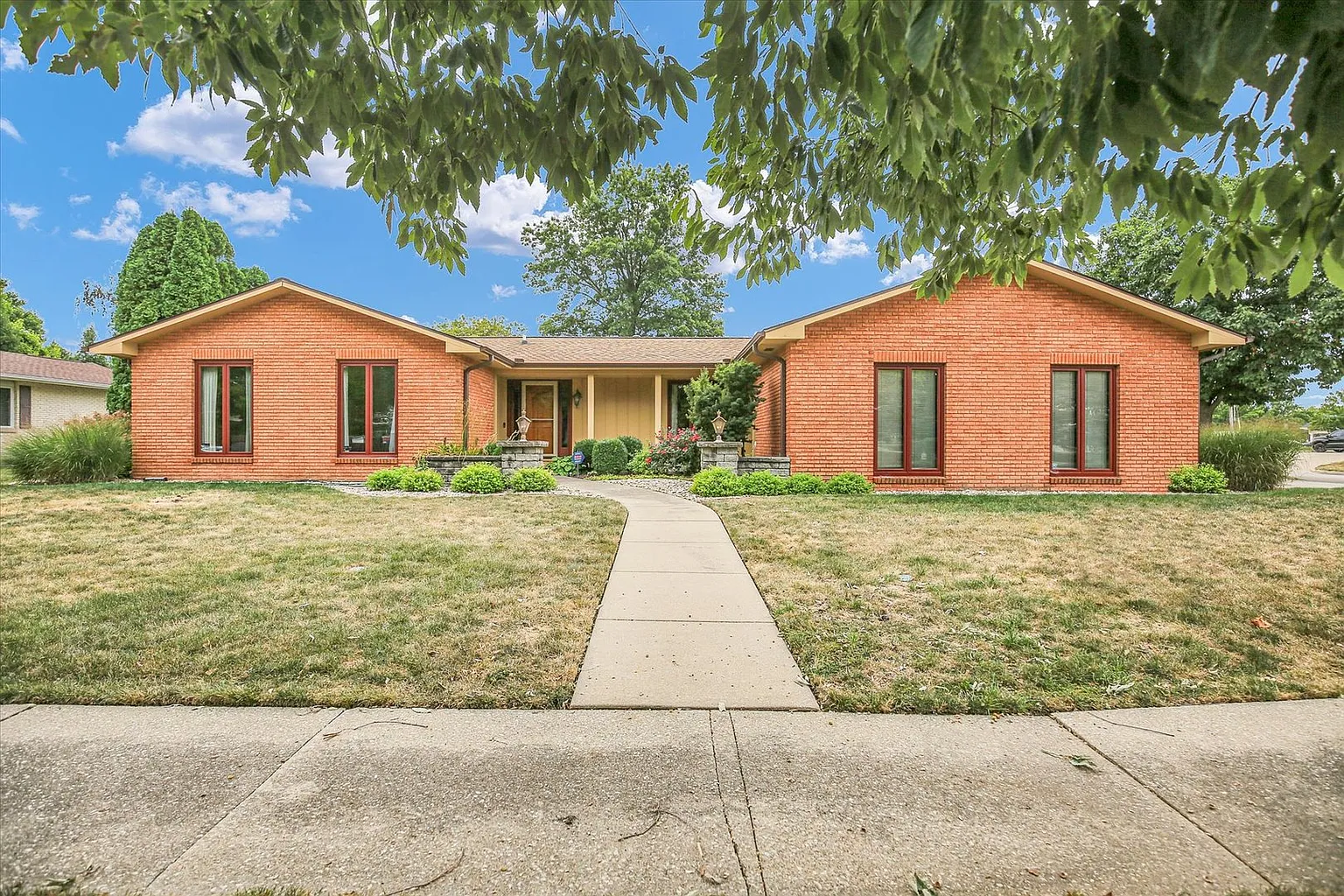 1103 Ross Dr photo 1