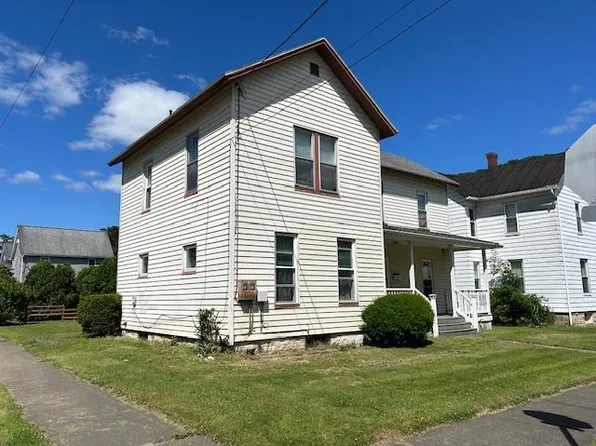 30-30 1/2 Walnut St #4, Warren, PA 16365