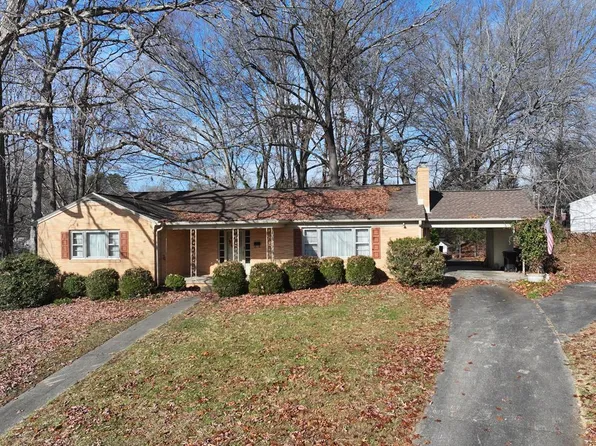 126 Northmont Ct, Danville, VA 24540