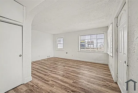 4216 Cleveland Ave — Photo 3