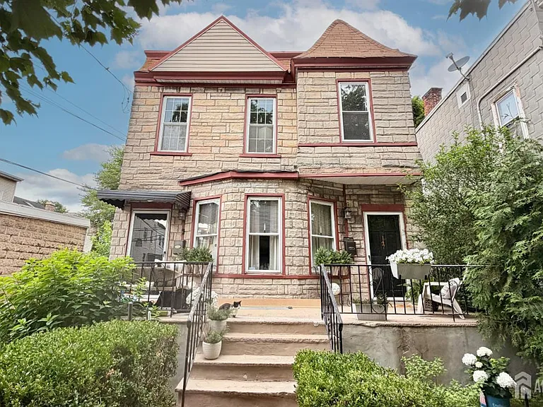 145-147 Delaware Ave #2 — Photo 2