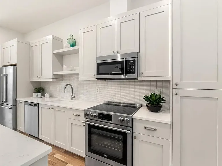 1237 Memorial Dr SE #102 — Photo 20
