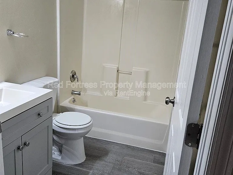 4512 Leonard Blvd S — Photo 6