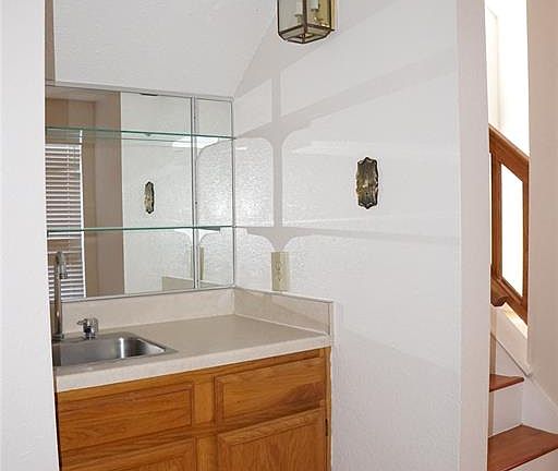 5th image of 5206 Sherburne Dr