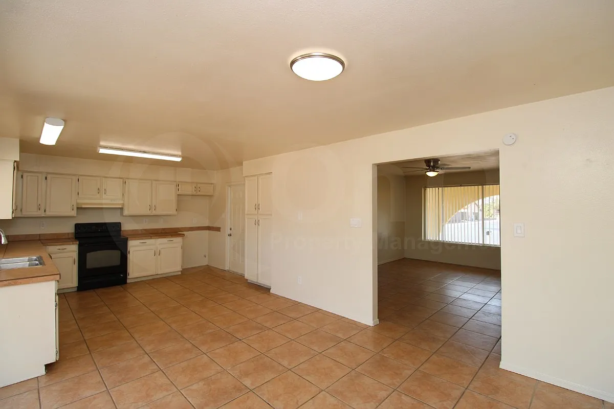 3 bed, 2.0 bath, 1250 sqft, $1,795 — Photo 4