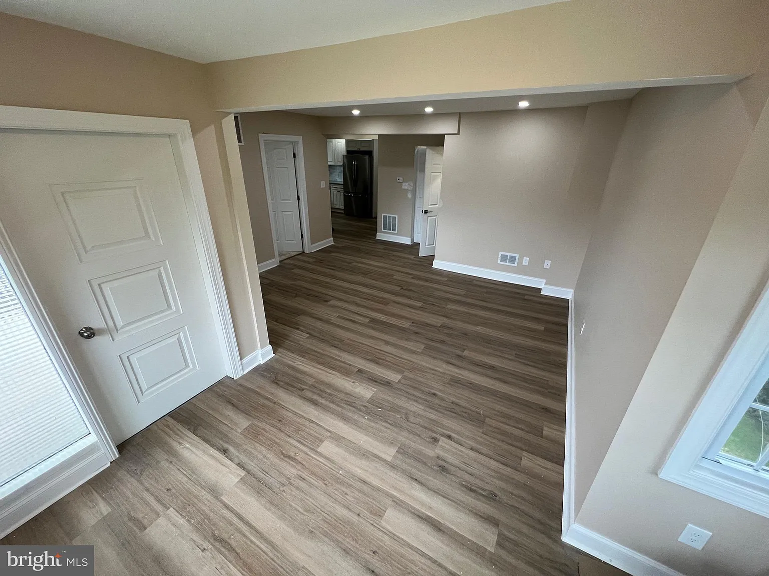 2 bed, 2.0 bath, 1600 sqft, $2,350 — Photo 3