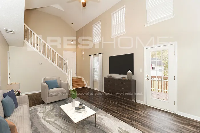 1368 Camrose Ct — Photo 5