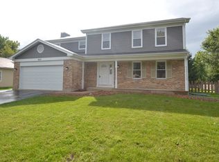 605 Red Coach Ln, Algonquin, IL