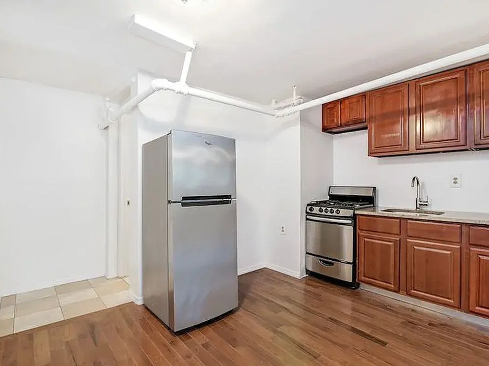 1st image of 315 Lewis Ave #9