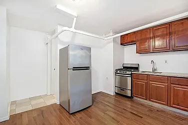 315 Lewis Avenue, #9