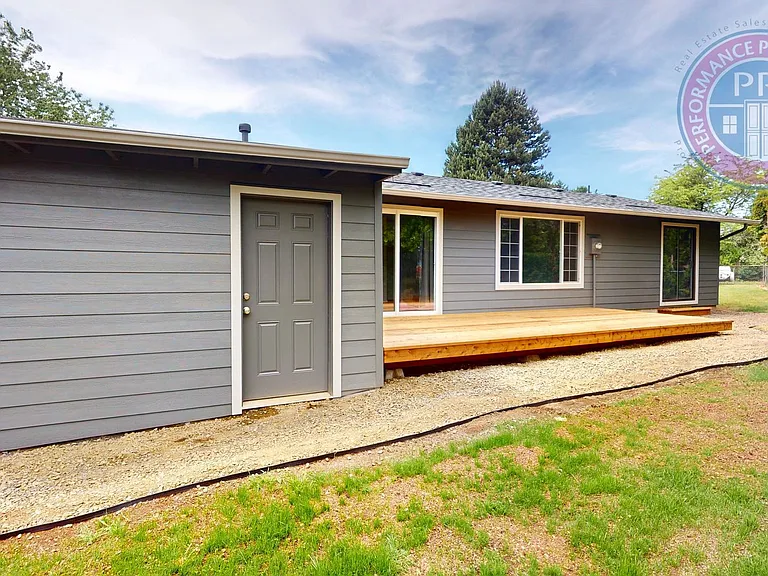 18230 Seaman St — Photo 26